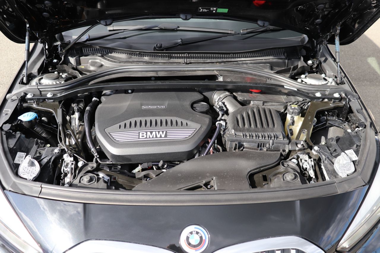 F40 118d Sports Hatch 5-door B47 2.0d