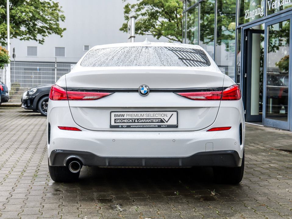 BMW 218