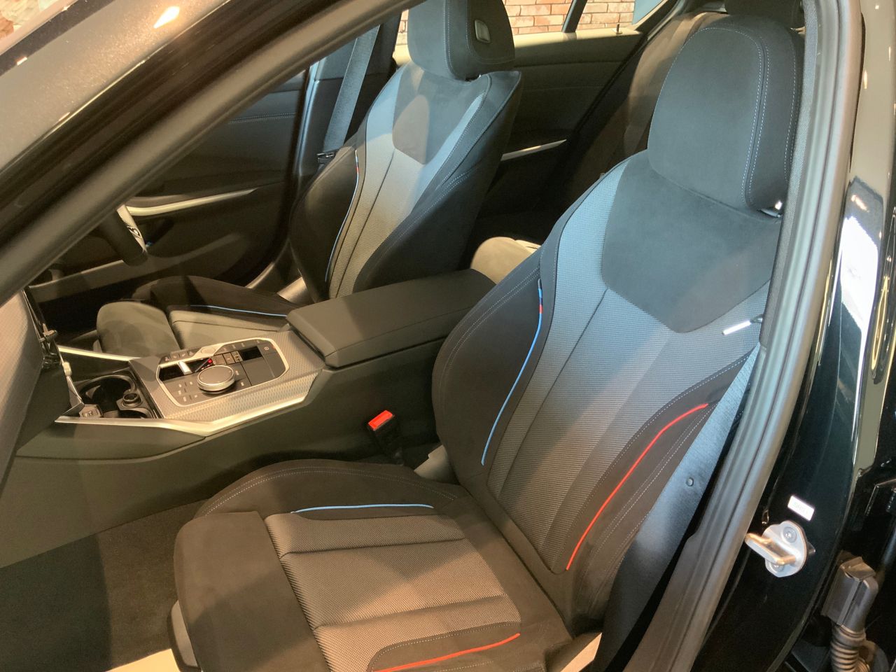 320d xDrive Berline RHD