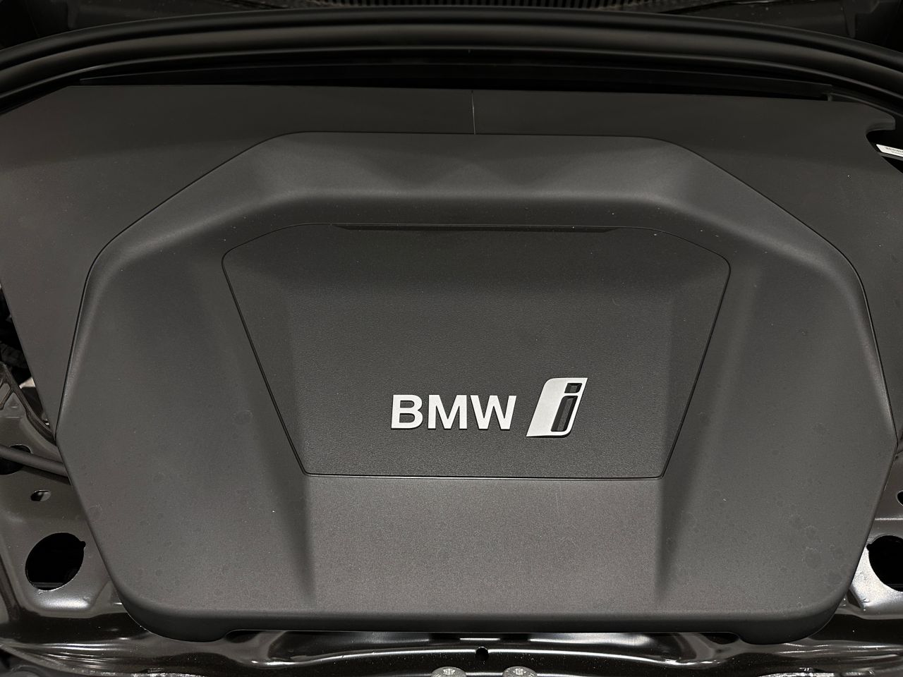 iX2 xDrive30 MSP