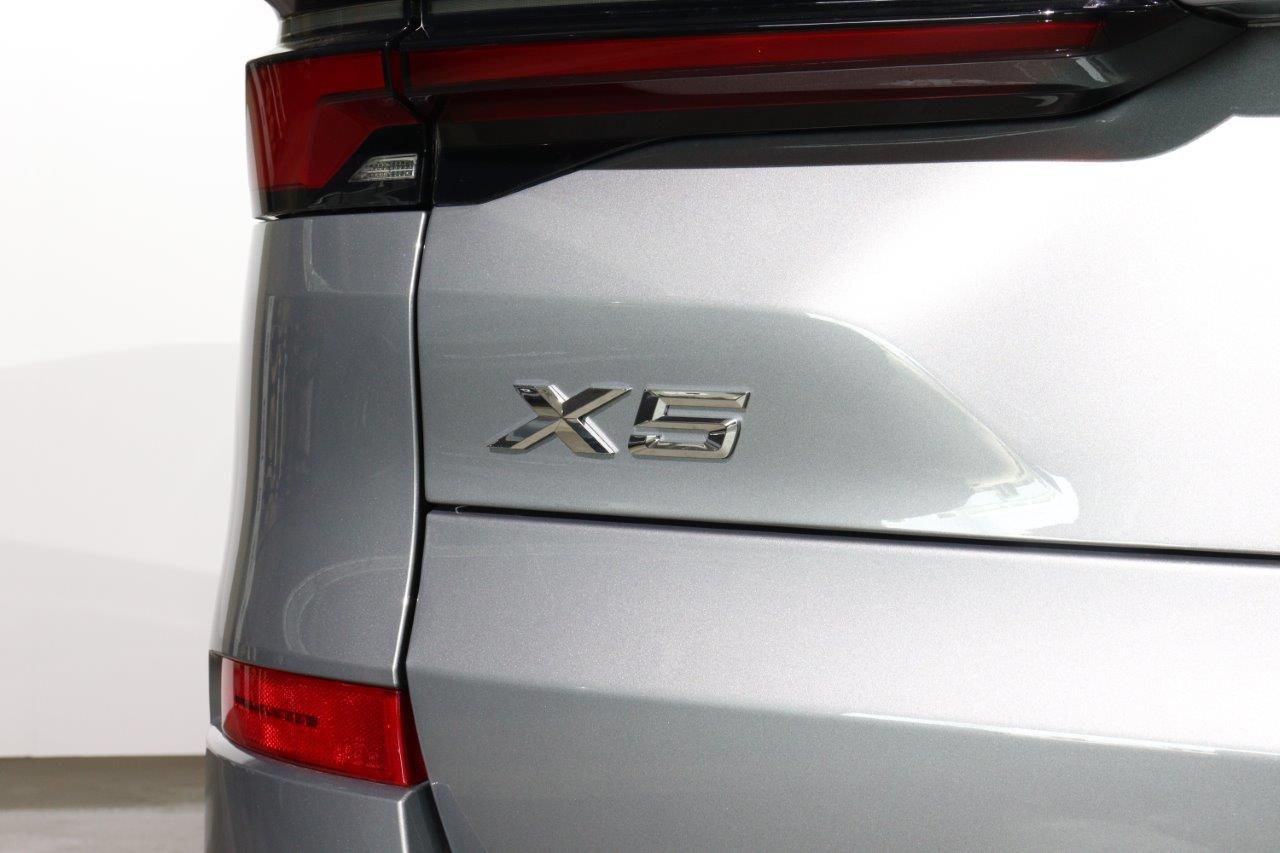 X5 xDrive50e RHD