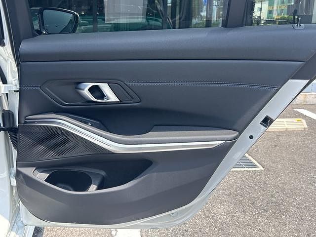320d xDrive Berline RHD