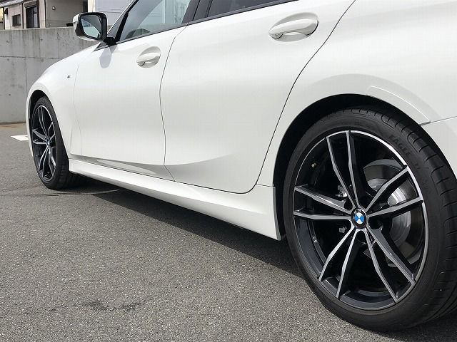 320i Sedan RHD