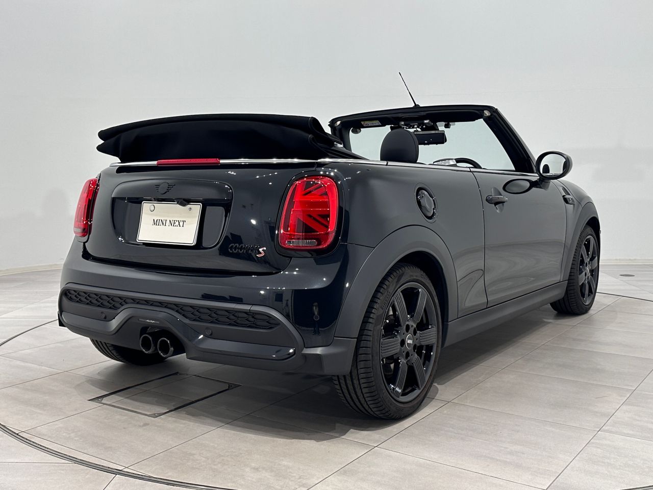 MINI Cooper S Convertible RHD