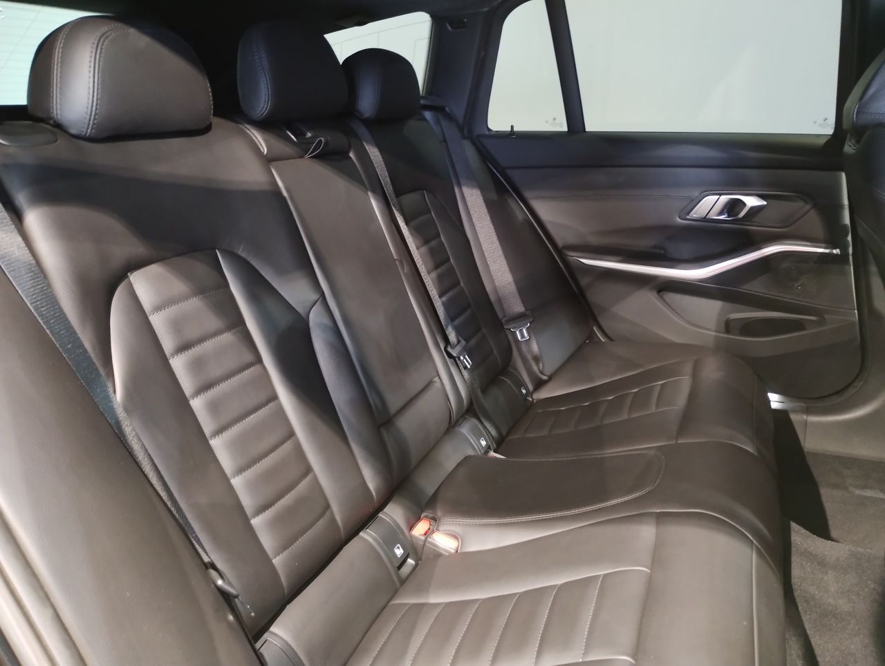 G21 320i RHD