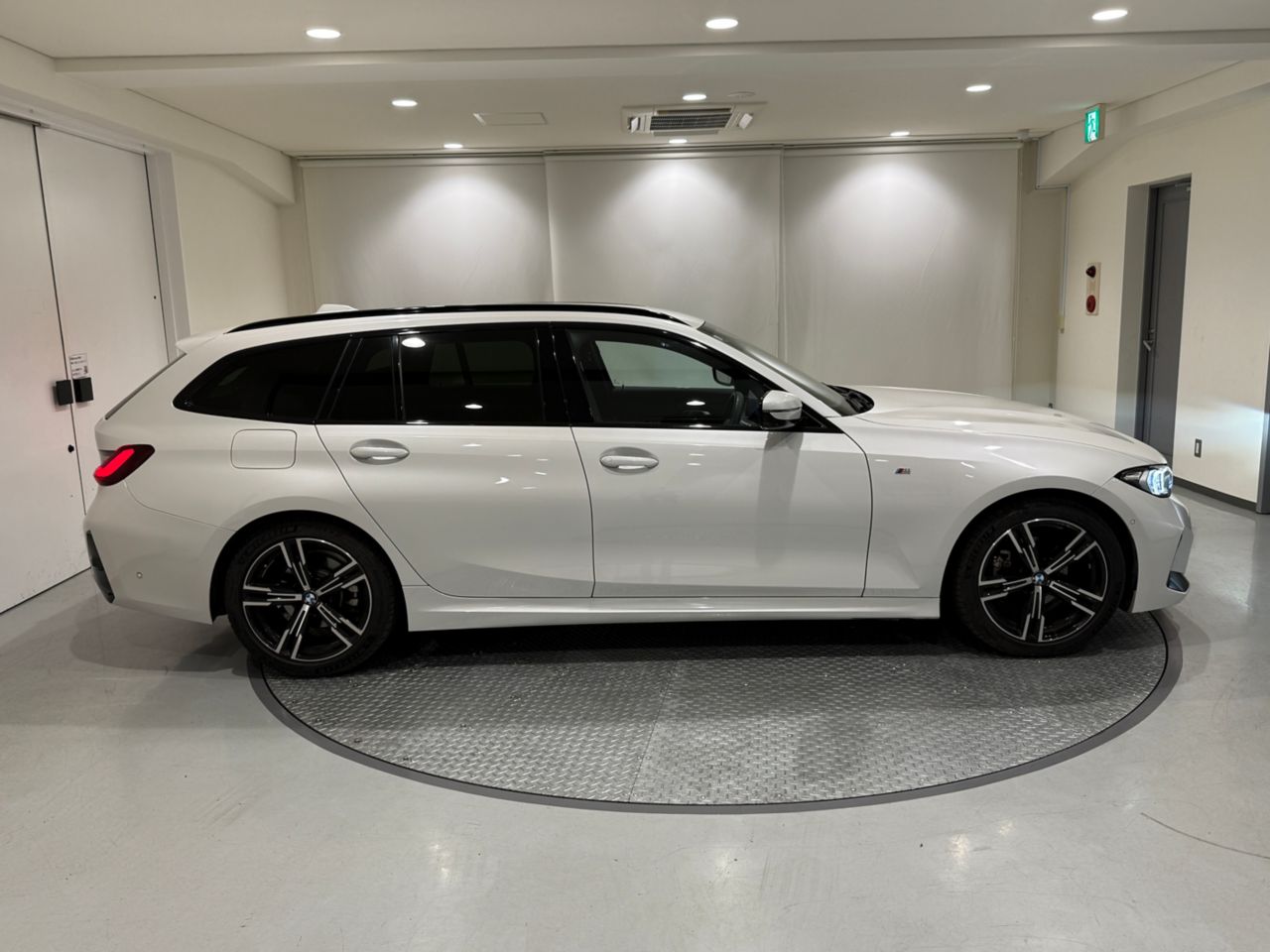 318i Touring RHD