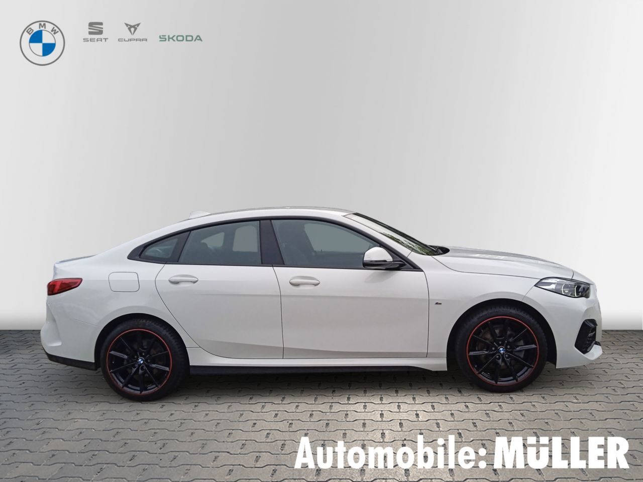 BMW 218