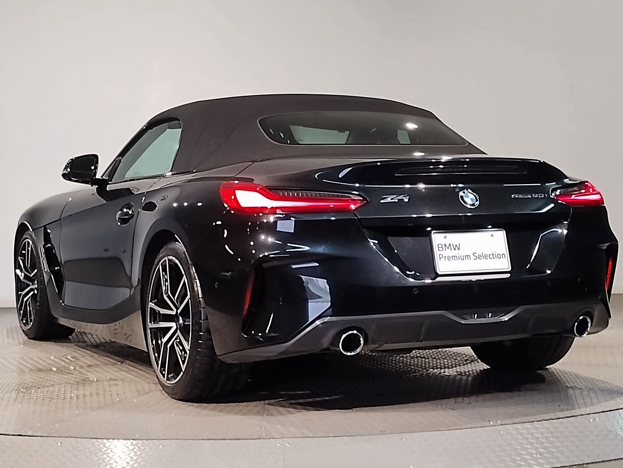G29 z4 sDrive20i RHD