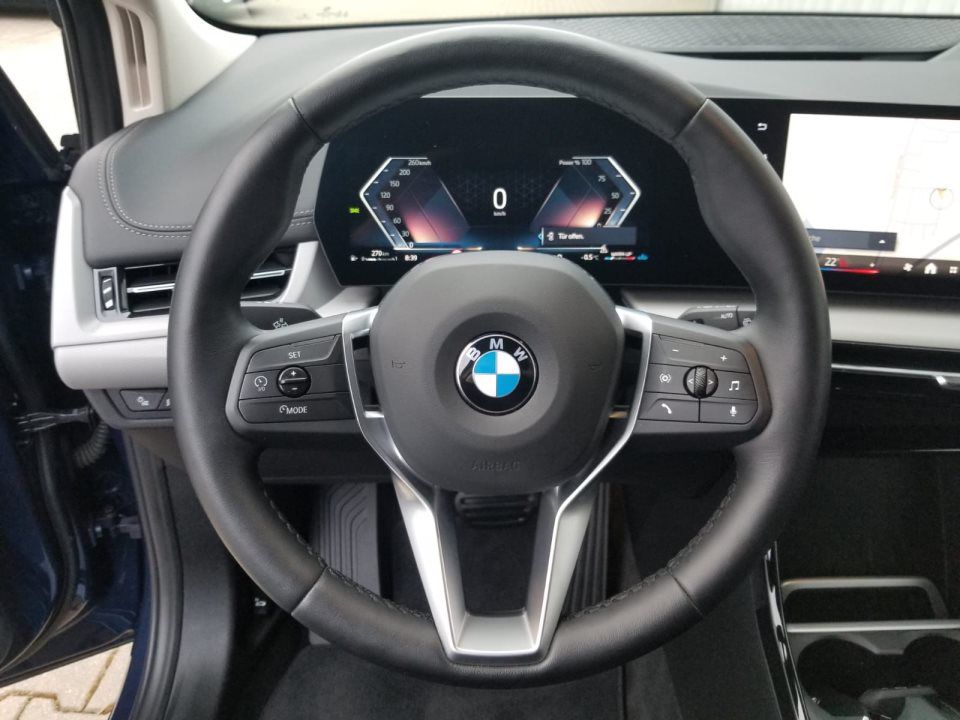 BMW 218
