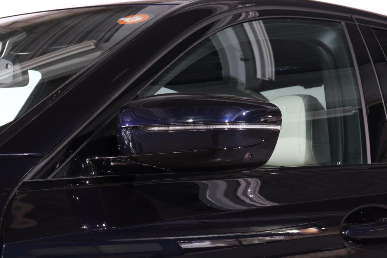 520d xDrive Sedan RHD