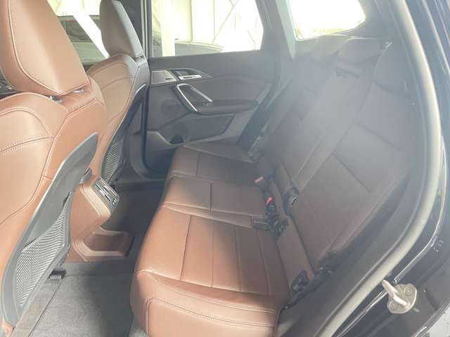 U11 iX1 xDrive30