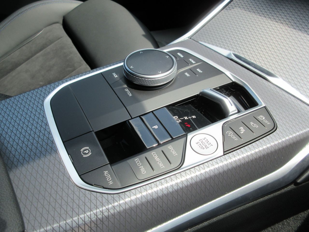 320d xDrive Berline RHD