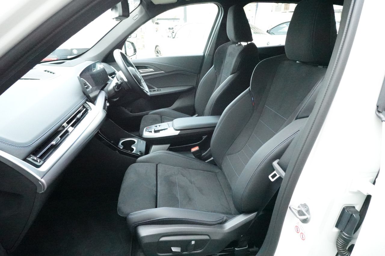 U11 iX1 xDrive30