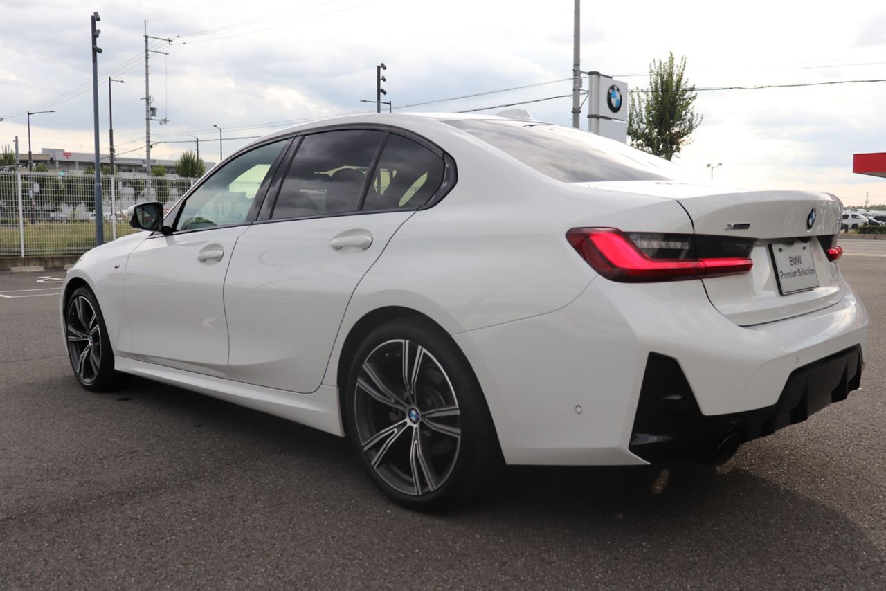 320d xDrive Berline RHD