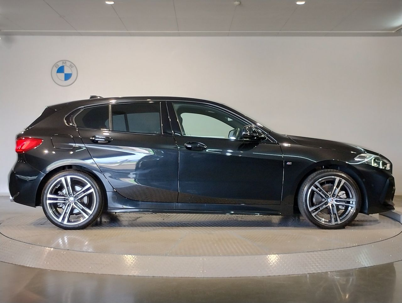 F40 118d Sports Hatch 5-door B47 2.0d