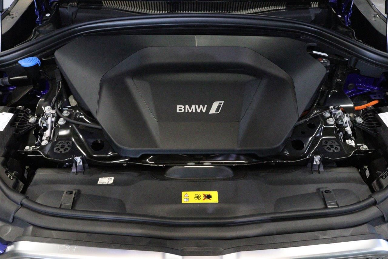 iX2 xDrive30 MSP