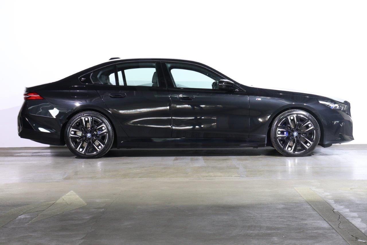 BMW i5 M60 xDrive Sedan RHD