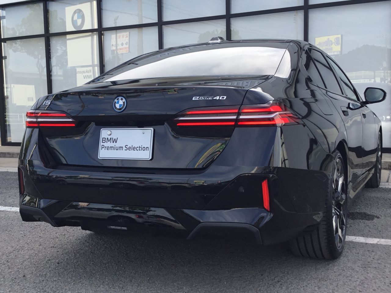 BMW i5 eDrive40 Sedan RHD