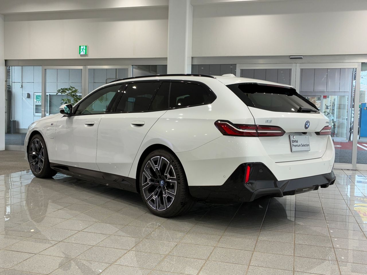BMW i5 eDrive40 M Sport RHD