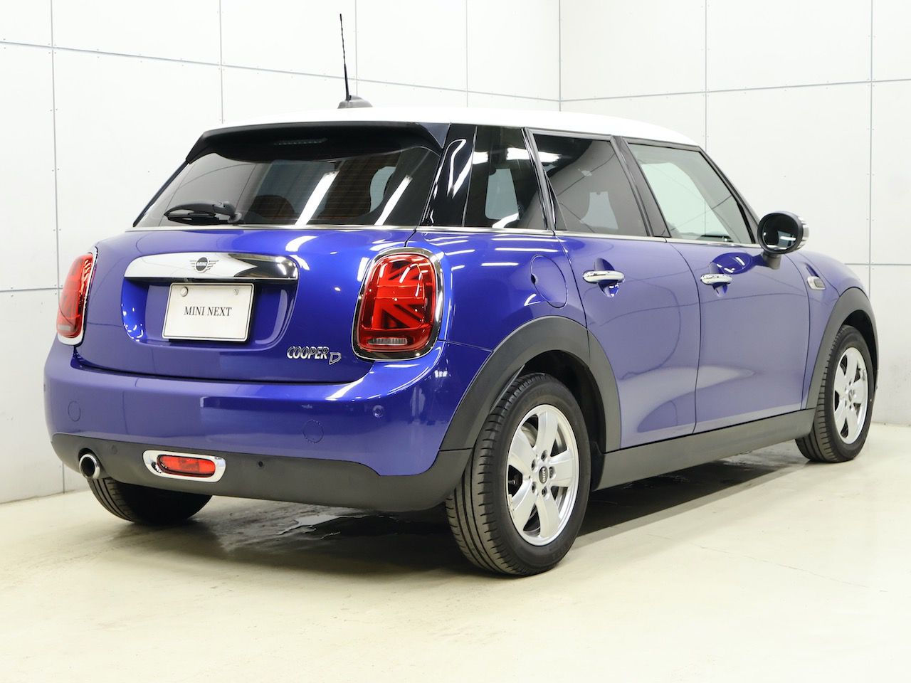 F55 COOPER D (AT)