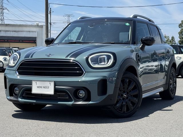 THE NEW MINI COOPER D CROSSOVER.