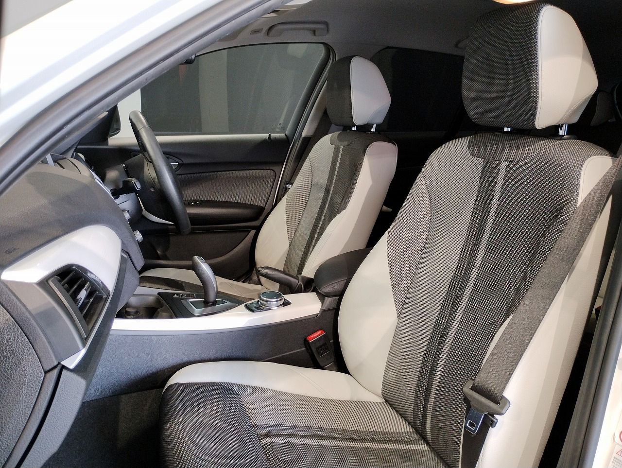 118D 5DOOR RHD