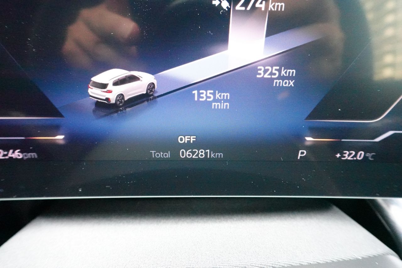 U11 iX1 xDrive30