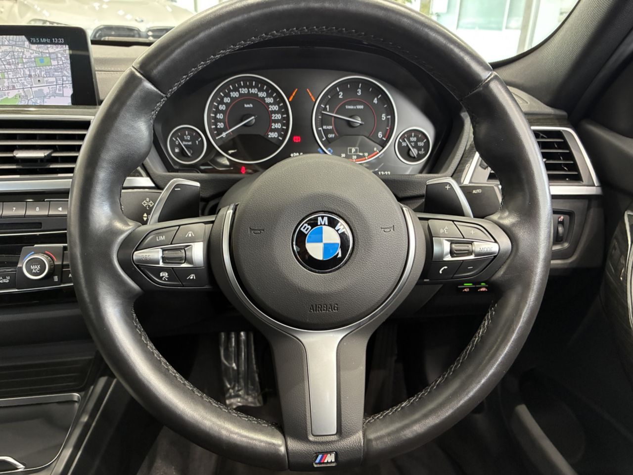 320D SEDAN RHD