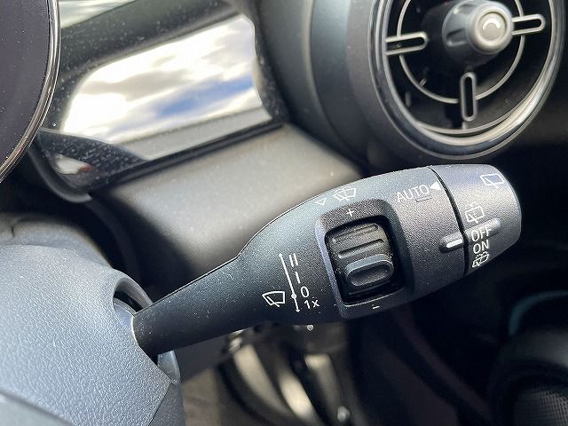 MINI Cooper F56 RHD