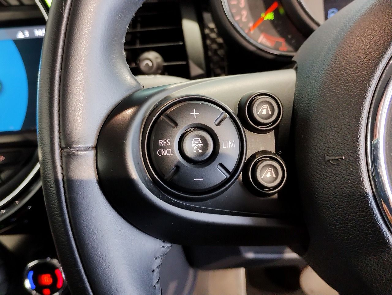 F56 COOPER S D(AT)