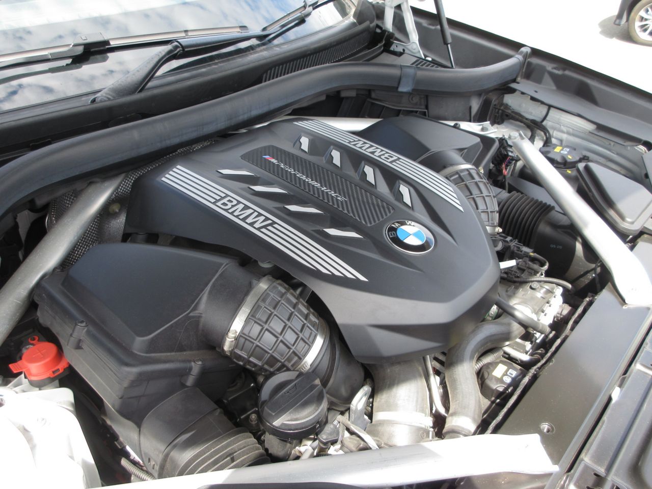 X* M50i RHD