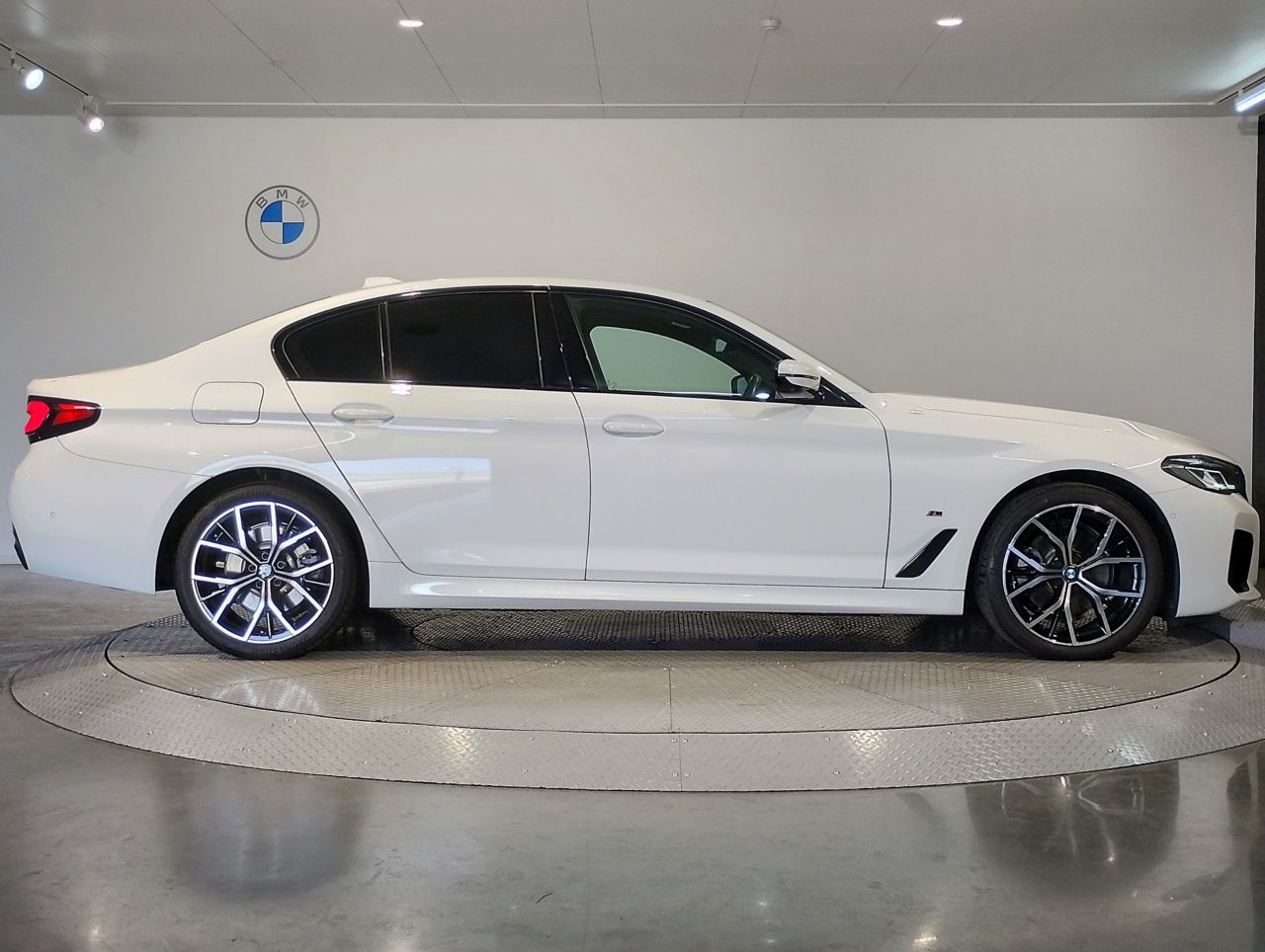 520i Sedan RHD