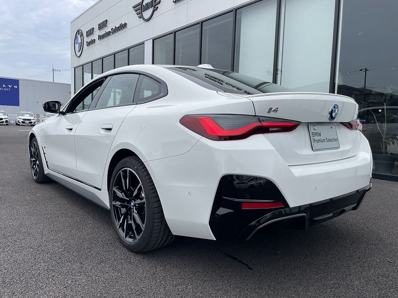 G26 i4 M50 RHD