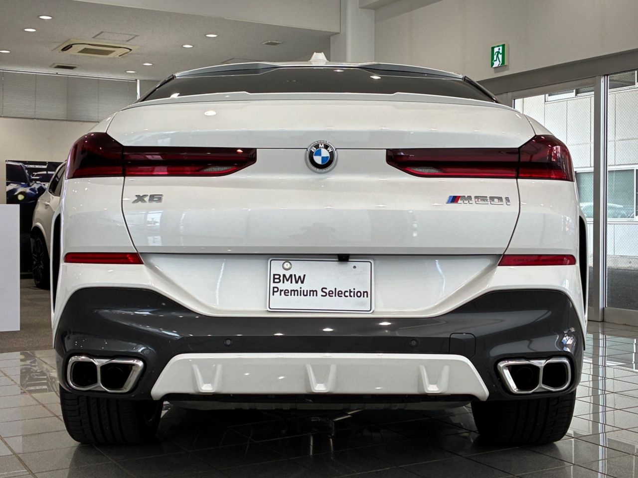 X6 M60i xDrive RHD
