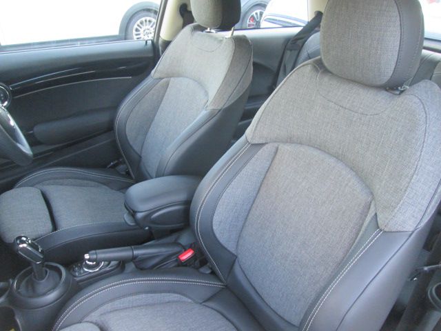 MINI Cooper F56 RHD