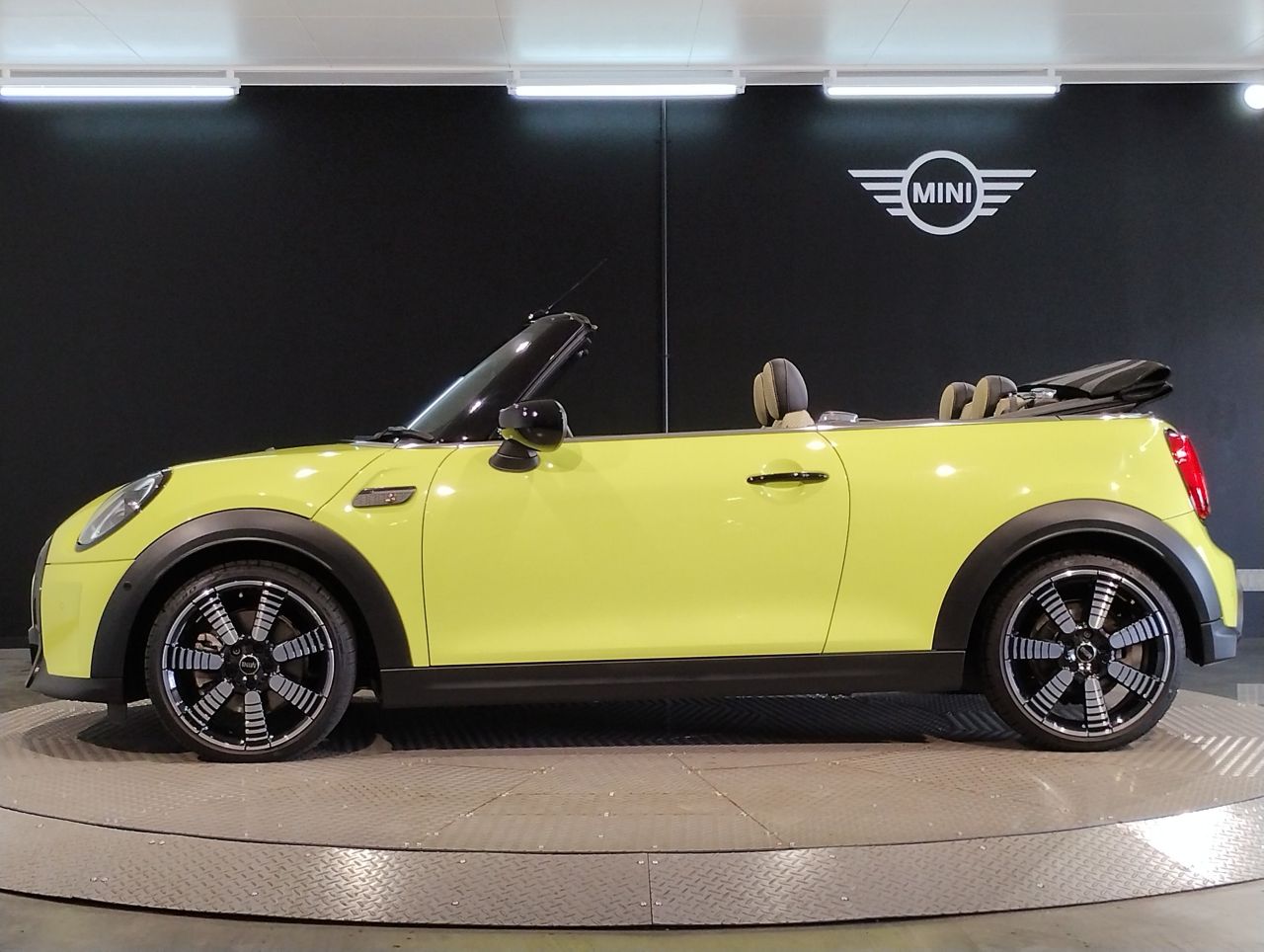 MINI Cooper S Convertible RHD