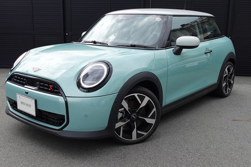 THE NEW MINI COOPER (3 DOOR) S