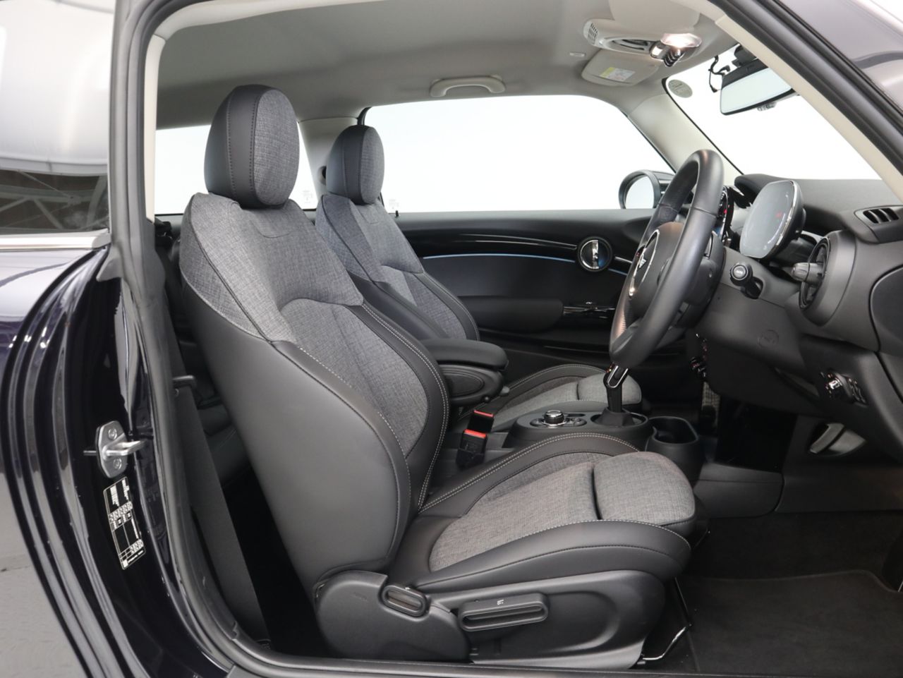 MINI Cooper F56 RHD