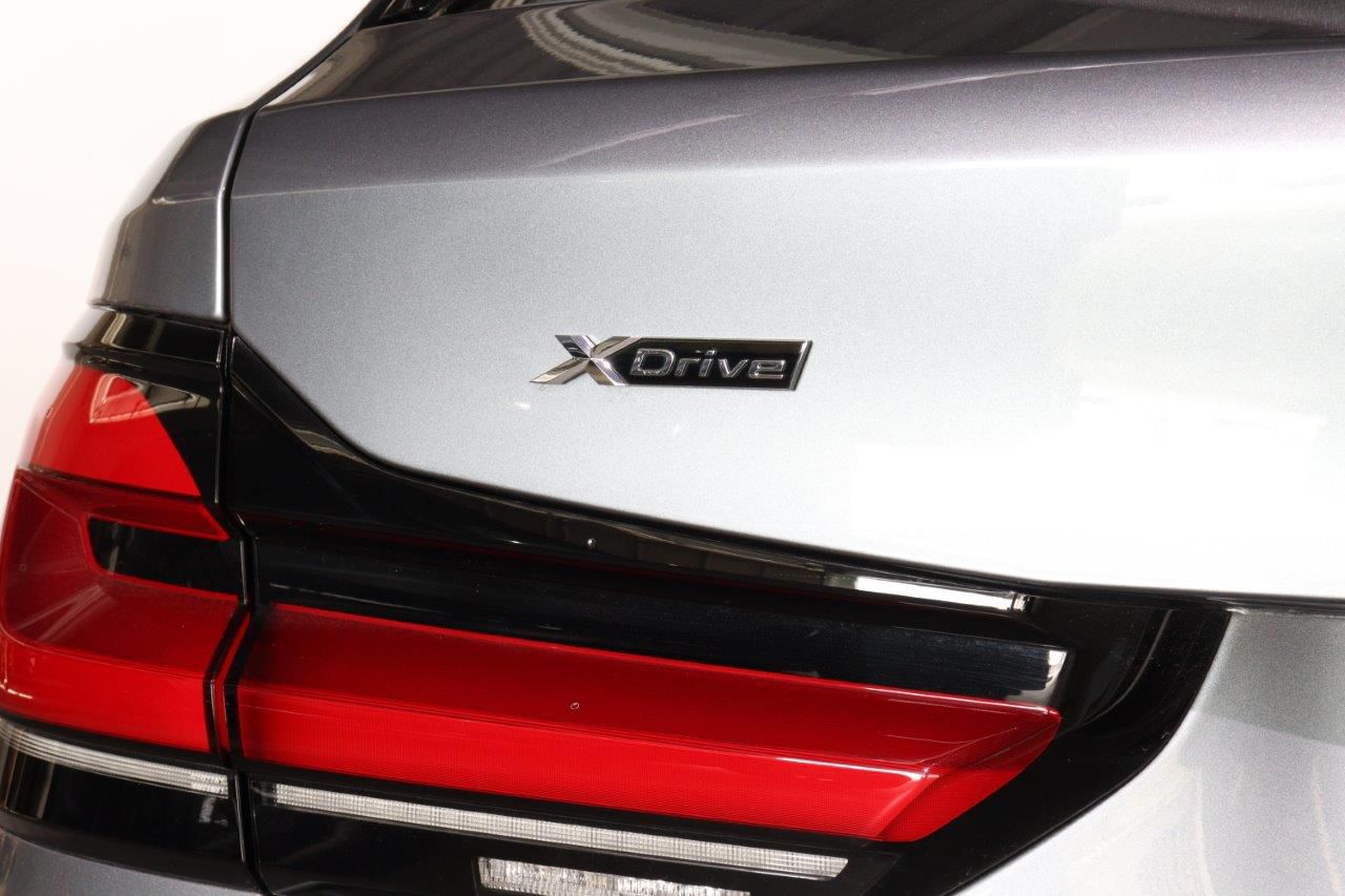 520d xDrive Touring RHD