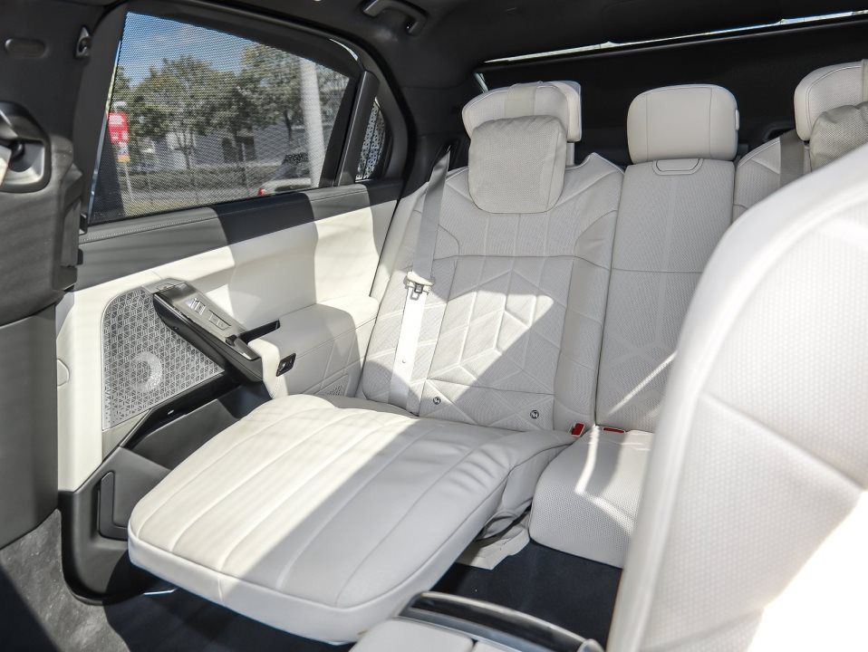BMW 740