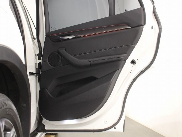 X1 sDrive18i RHD