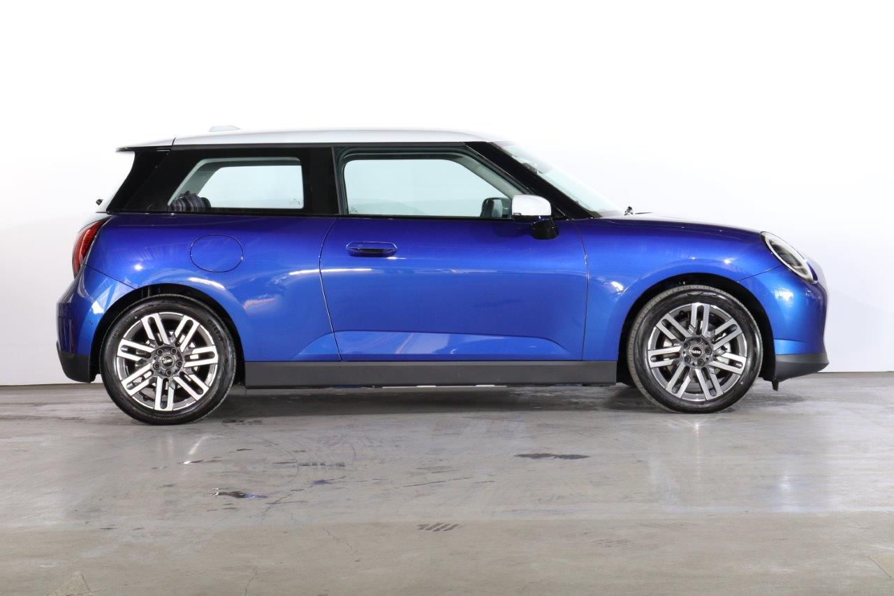 J01 MINI Cooper E