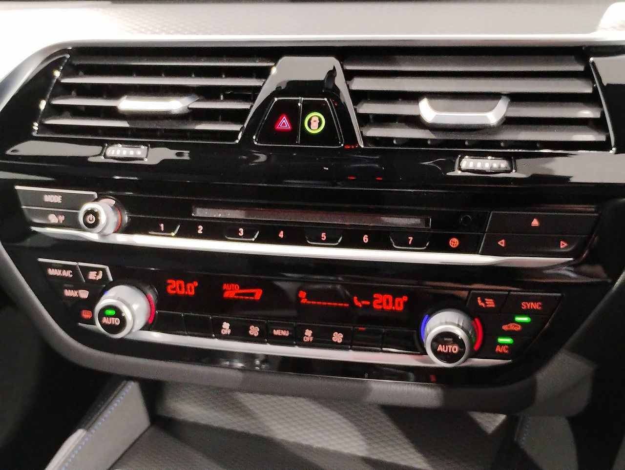 523I