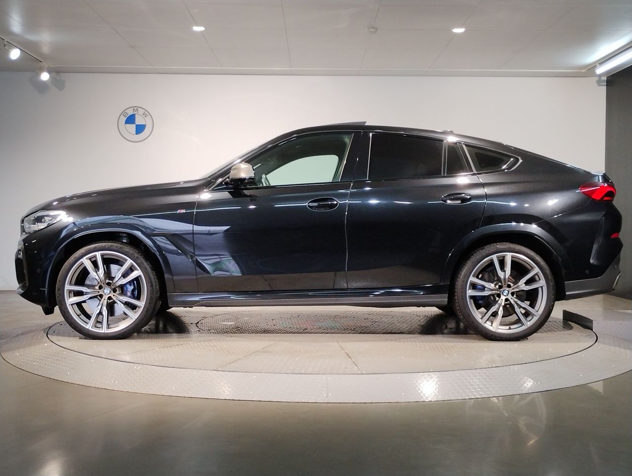 X* M50i RHD