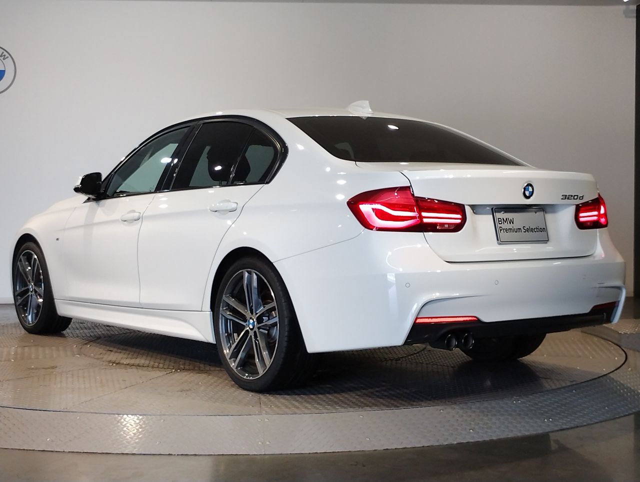 320D SEDAN RHD