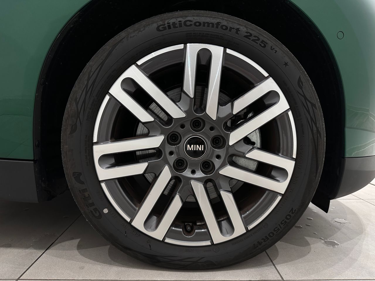 J01 MINI Cooper SE