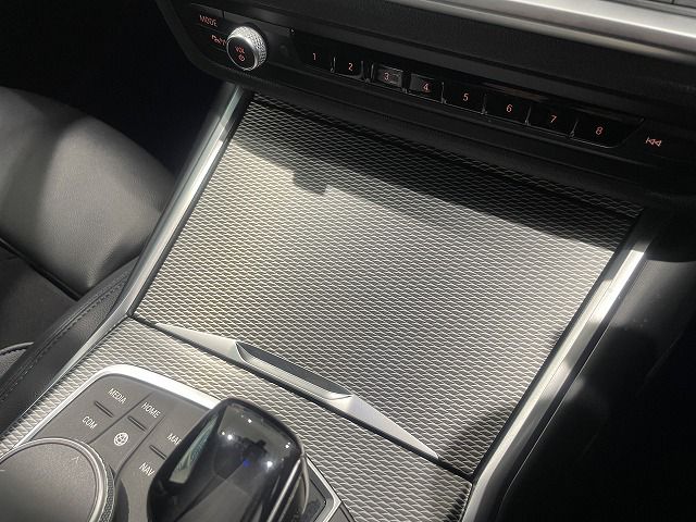 G21 320i RHD