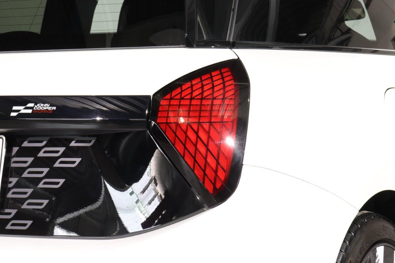 J01 MINI John Cooper Works Electric