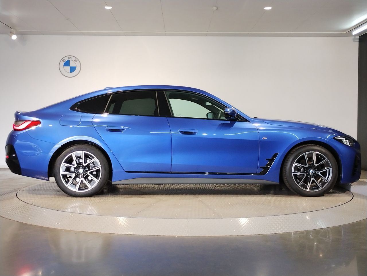 G** ***i G*** C**** ***