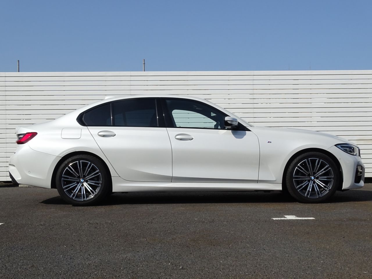 G20 320d xDrive RHD Saloon